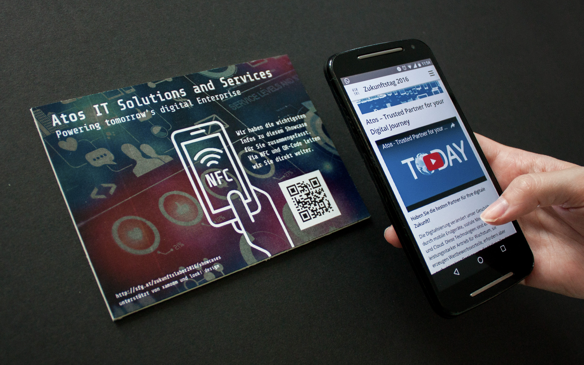 Informationen können mit dem Handy via NFC oder QR-Code erhalten werden