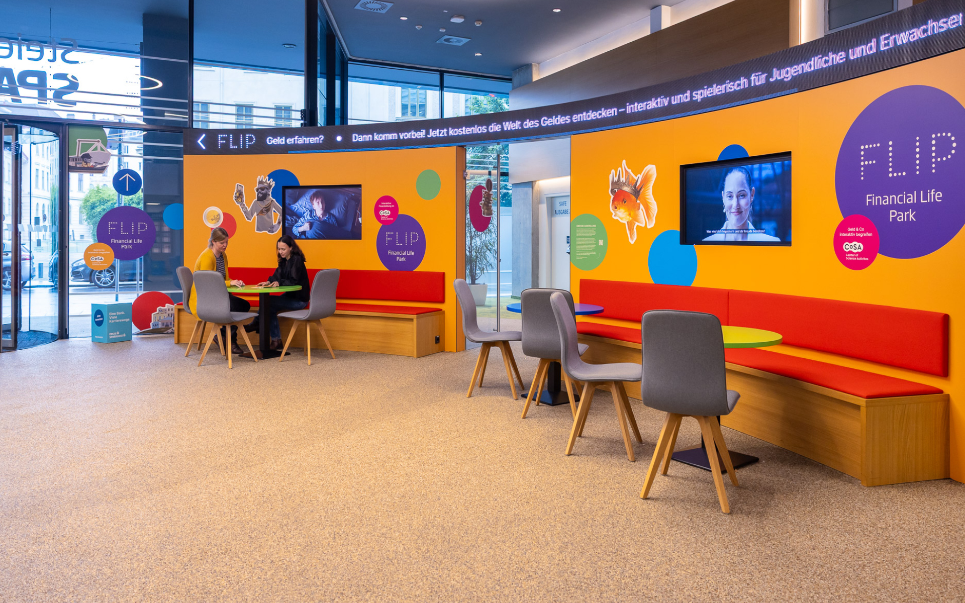 LOOK_Showcase_web_FLiP_44_FlipFoyer_Salondeluxe_72ppi-4_c_Salon Deluxe