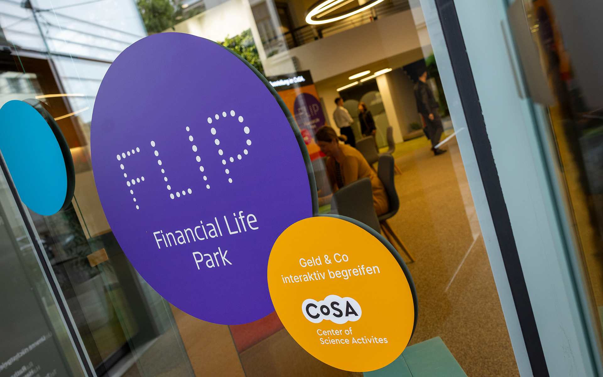 LOOK_Showcase_web_FLiP_45_FlipFoyer_Salondeluxe_300ppi-2_c_Salon Deluxe