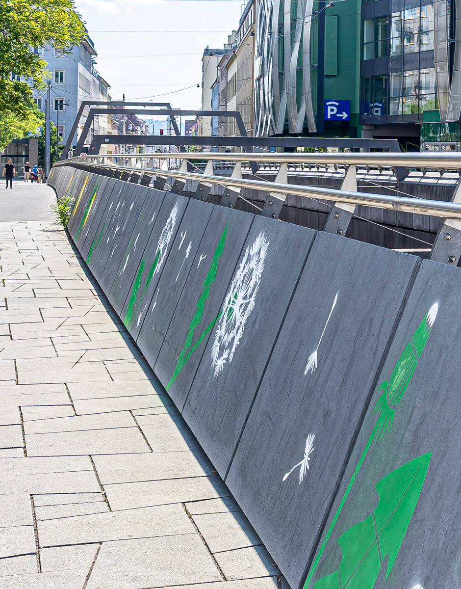 Stencil-Motive mit Sprühkreide an Tram-Unterführung angebracht, Pusteblumen und Löwenzähne