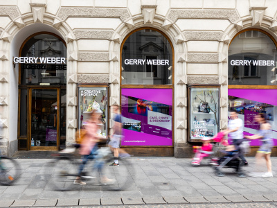 Auslagengestaltung weckt Lust auf einen Besuch der Murinsel