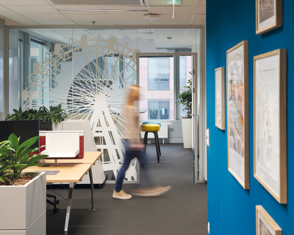 Bürogestaltung mit Mut zur Farbe