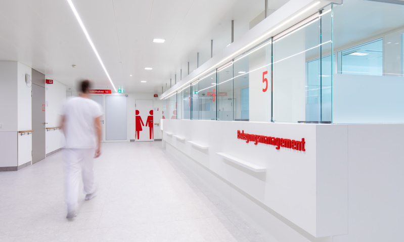 Leitsystem im Krankenhaus Marschallgasse Graz: sicher und modern ans Ziel